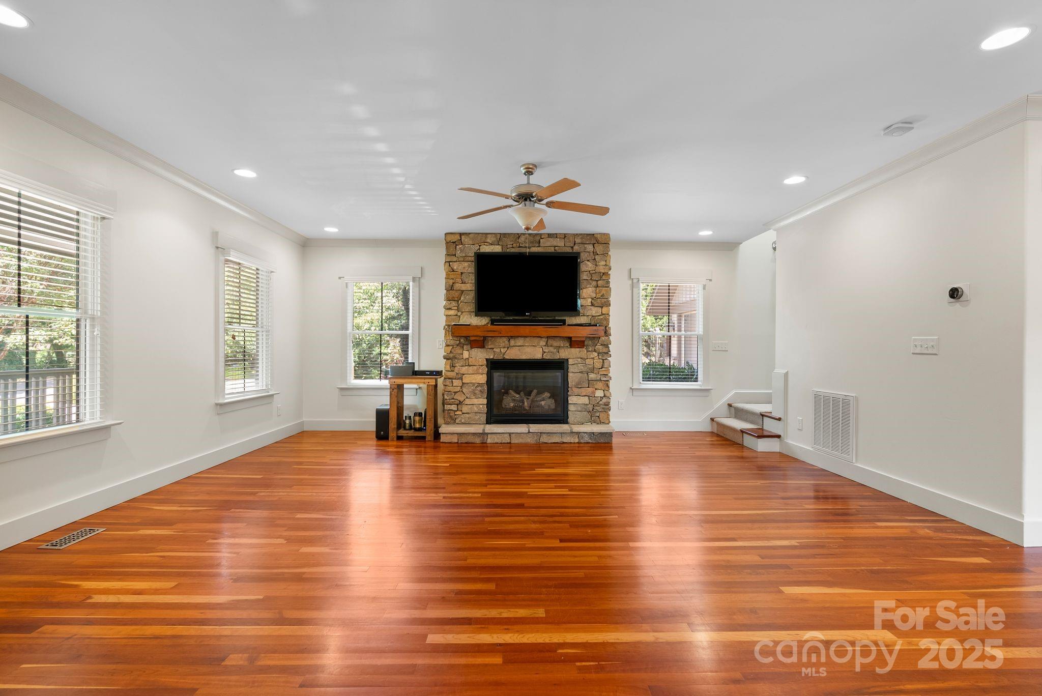 Zander Way - Residential