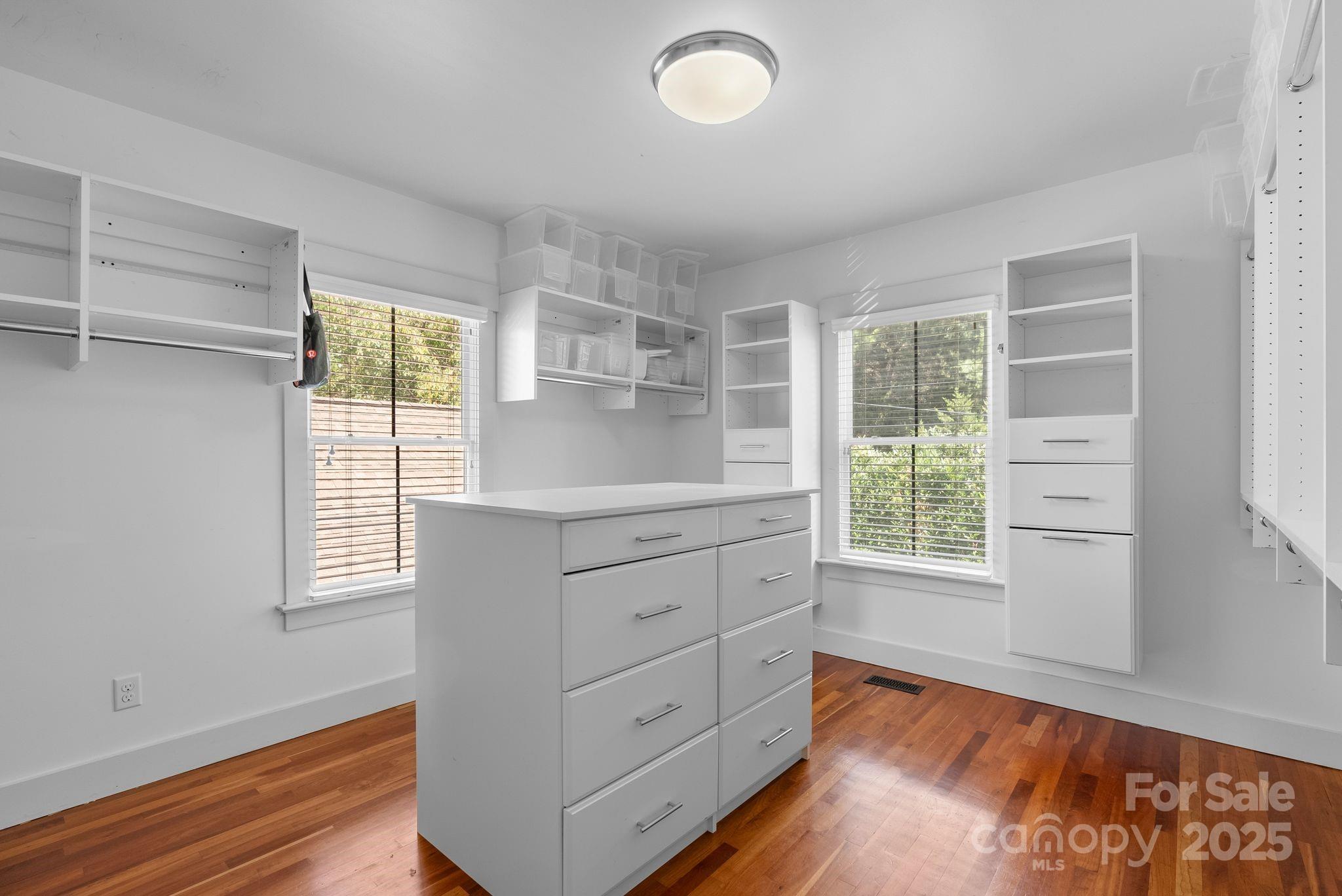 Zander Way - Residential