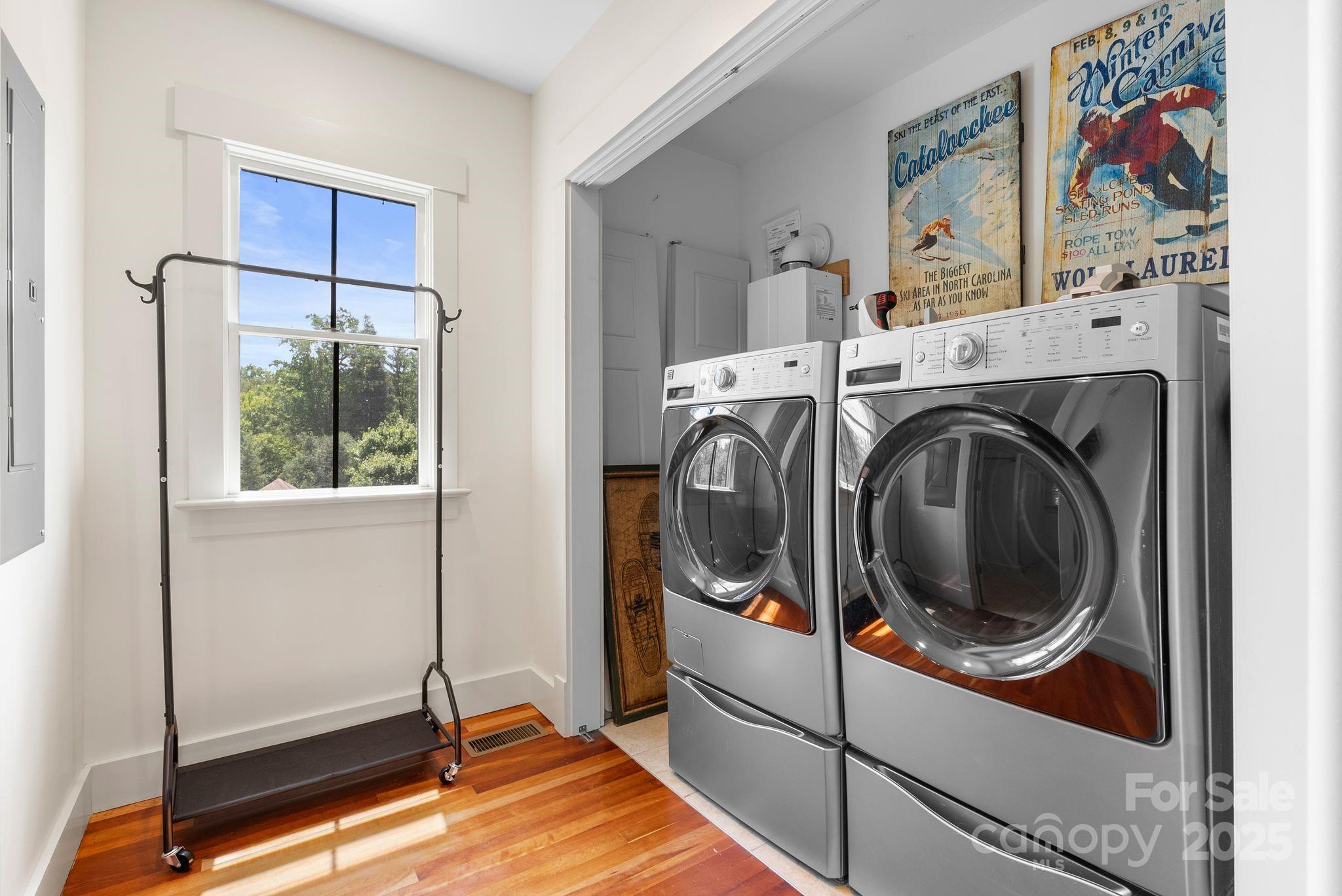 Zander Way - Residential