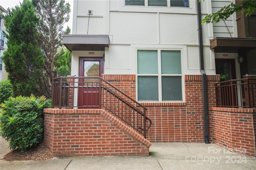 This perfectly located 3bed/2bath townhome right outside of Uptown is available for move in! 
One of the best locations in the city gives you easy access to Uptown, Plaza Midwood, Midtown (Target & TraderJoes) and NoDa. This beautiful end unit townhome is filled with natural light, ample parking and a lovely back deck for your enjoyment. With the primary bedroom on the top floor, you can enjoy privacy and quiet from the rest of the home along with a walk-in closet. You are sure to love living here, enjoying the updated stainless steel refrigerator and in unit washer & dryer. This unit boasts direct access to the sugar creek greenway that is just steps from your front door! Water and trash are included in the price of rent. $50 Application fee, $500 non-refundable pet deposit.
Contact owner to set up your showing today!