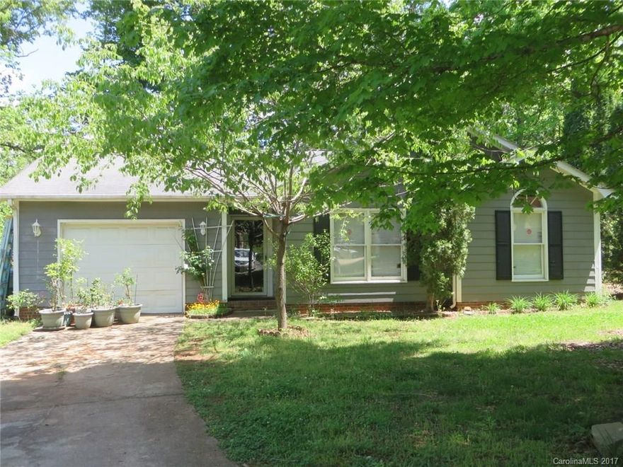 Lovely ranch 3 bedrooms and 2 full baths split floor plan property with lots of trees and in a cul-de-sac with a one car garage. Future Greenway plans along the creek in back of property. This home has a Stainless Steel cook-top stove and dishwasher plus a fireplace and garden tub. The roof was replaced in 2011, gas heat 2012, and AC unit in 2013 new owners add their paint colors and hardwoods. This home is a great starter home or downsizing all on one level.  Call now for your tour !