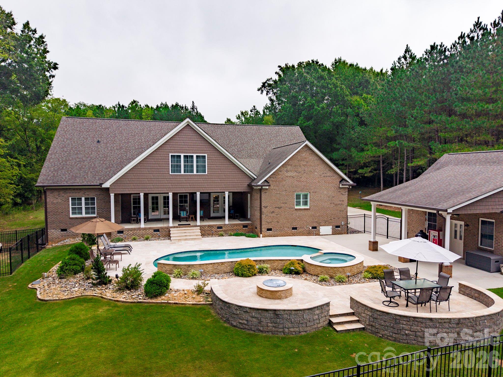 5923 Rocky River Road N