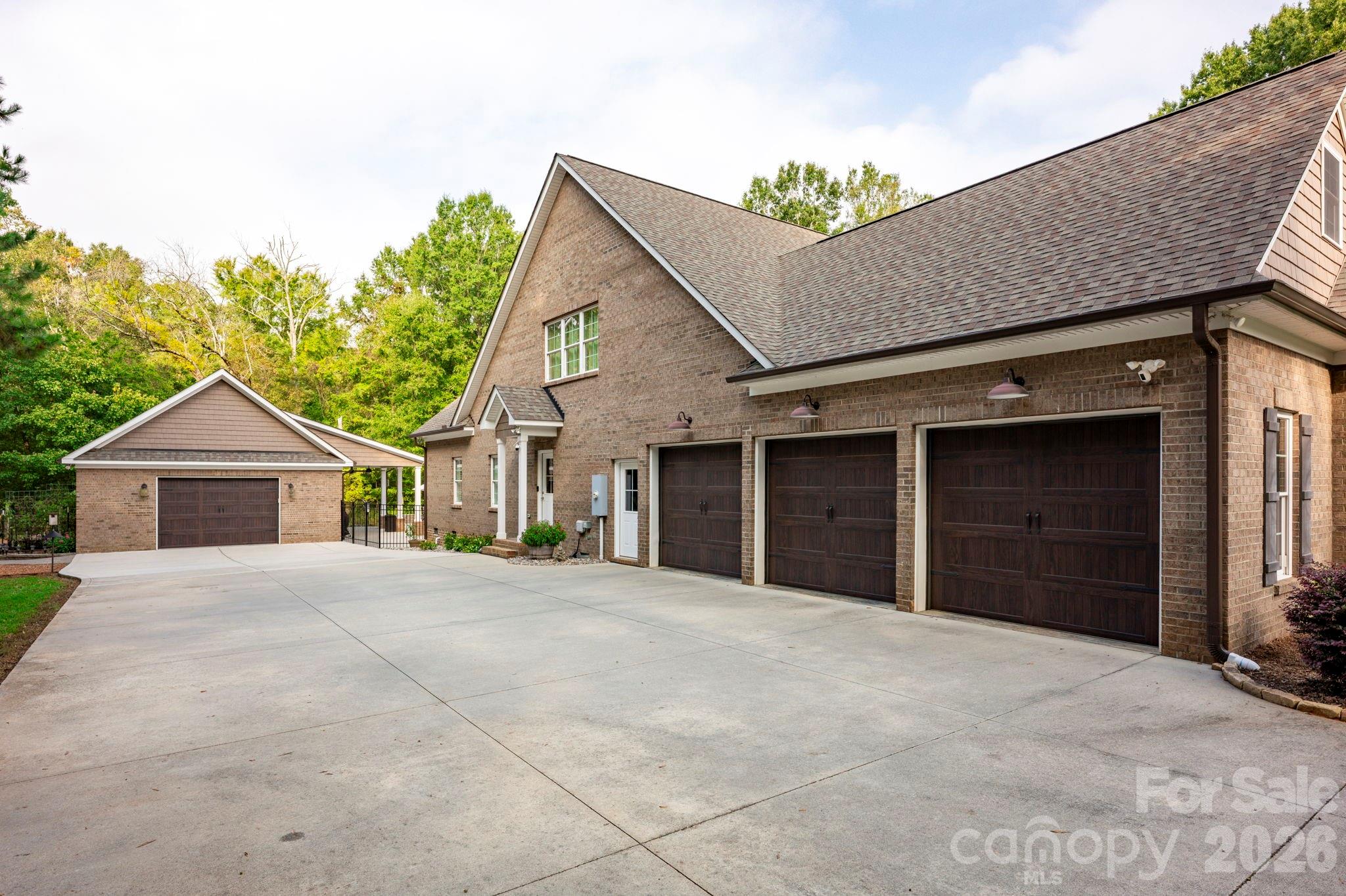 5923 Rocky River Road N