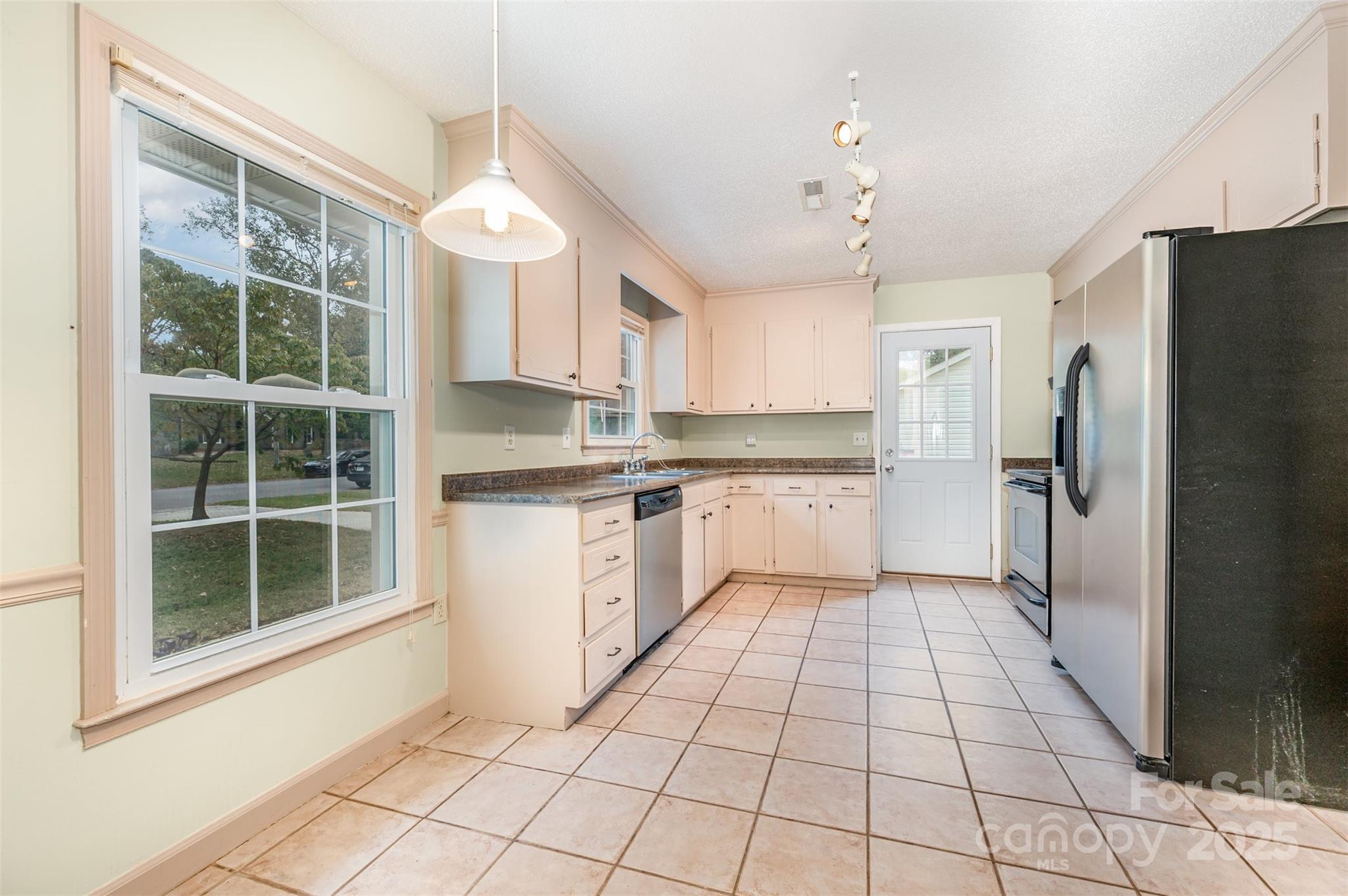 7724 Hickory Hollow Lane