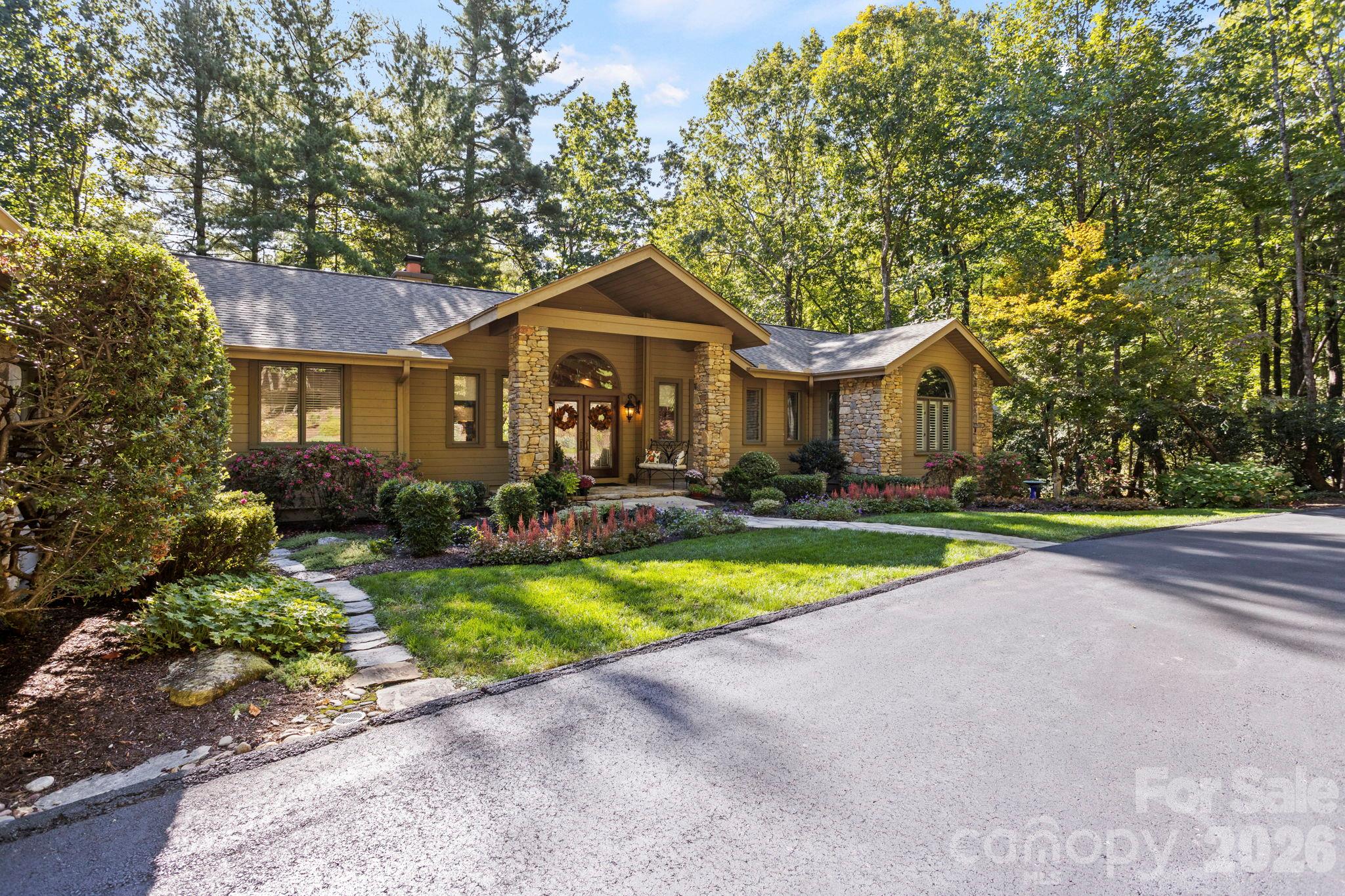 308 Kenmure Drive