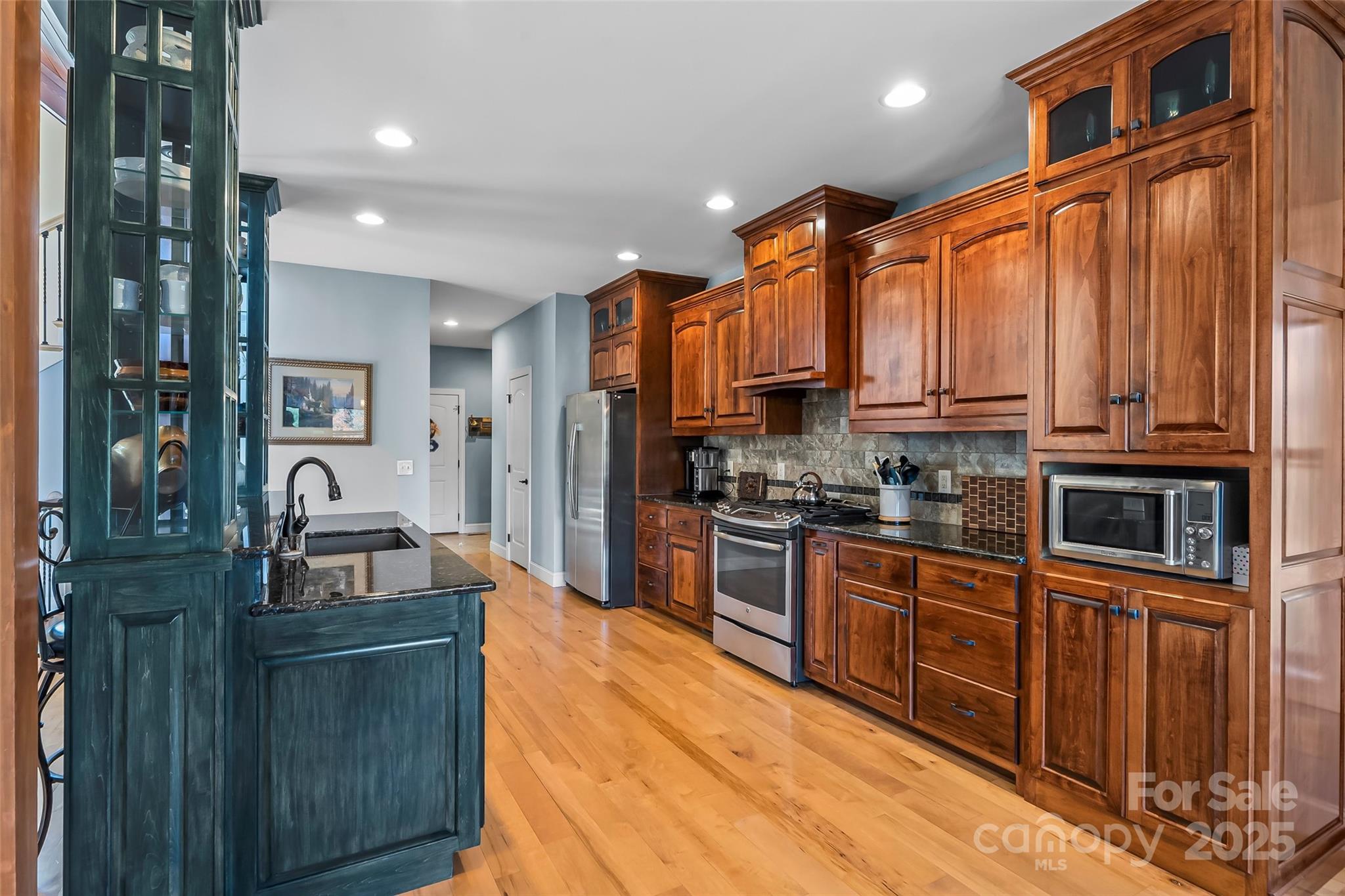 5346 Oak Crest Lane