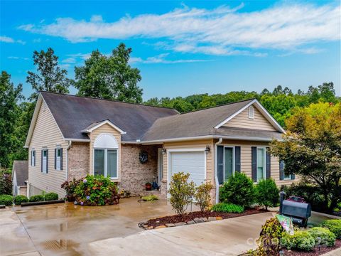 Photo of 27 Putter Court, Hendersonville, NC 28739 (MLS # 4253747)