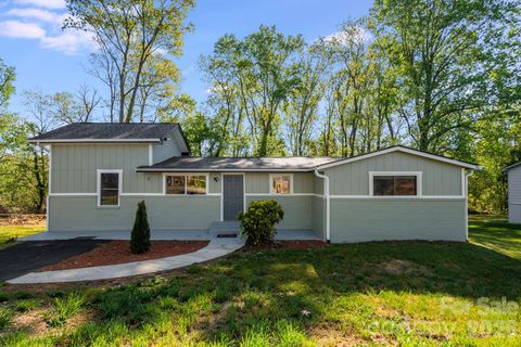Photo of 21 Oak Hill Drive, Asheville, NC 28806 (MLS # 4371176)