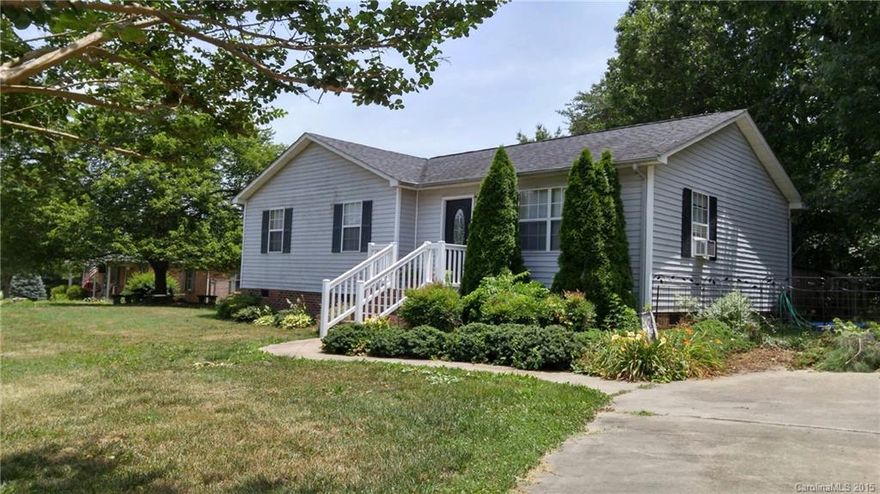 Great home for the money. Beautiful kitchen with updates. Spacious living area. Updated throughout. Large lot in country setting. Invisible fence and appliances, glass top stove, refrigerator, dishwasher and front load washing machine stay with property. New roof in 2007 (per seller) and storage shed remains with the house.