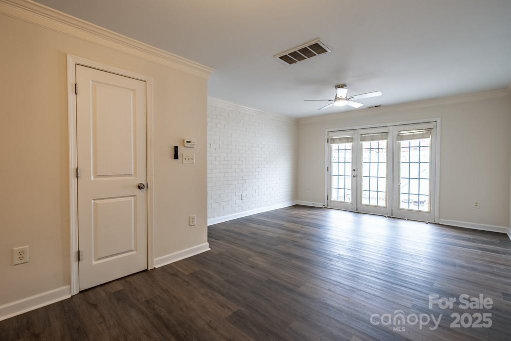 Williamsburg on Commonwealth - Residential