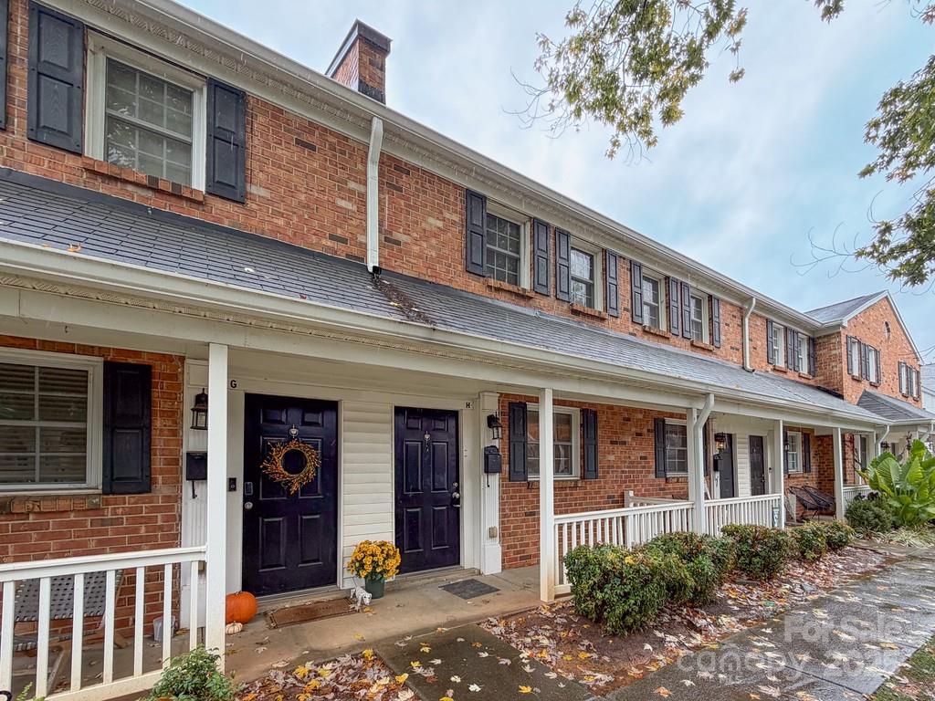 Williamsburg on Commonwealth - Residential