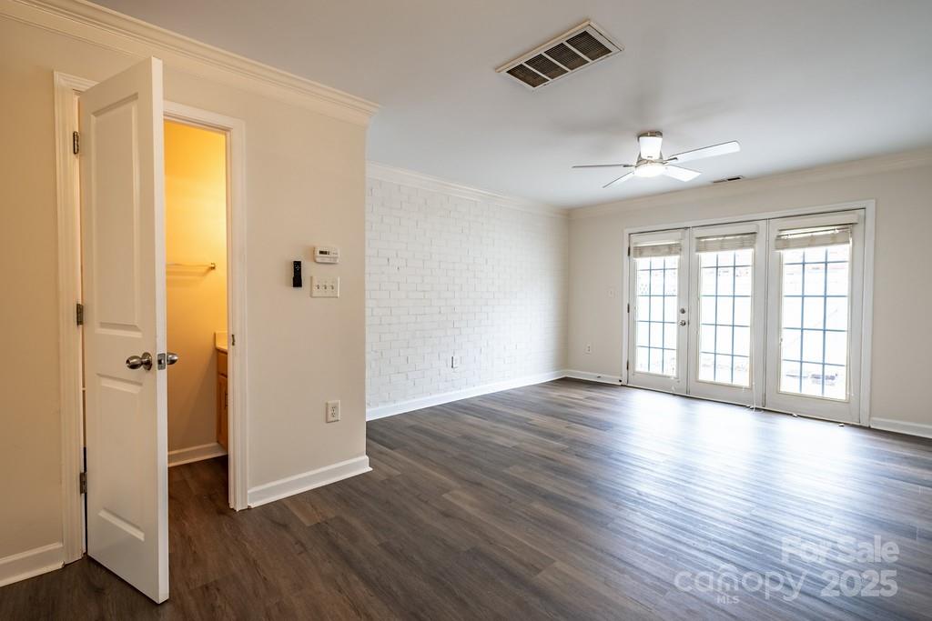 1310 Green Oaks Lane H