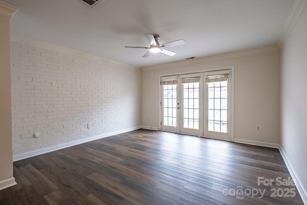 Williamsburg on Commonwealth - Residential