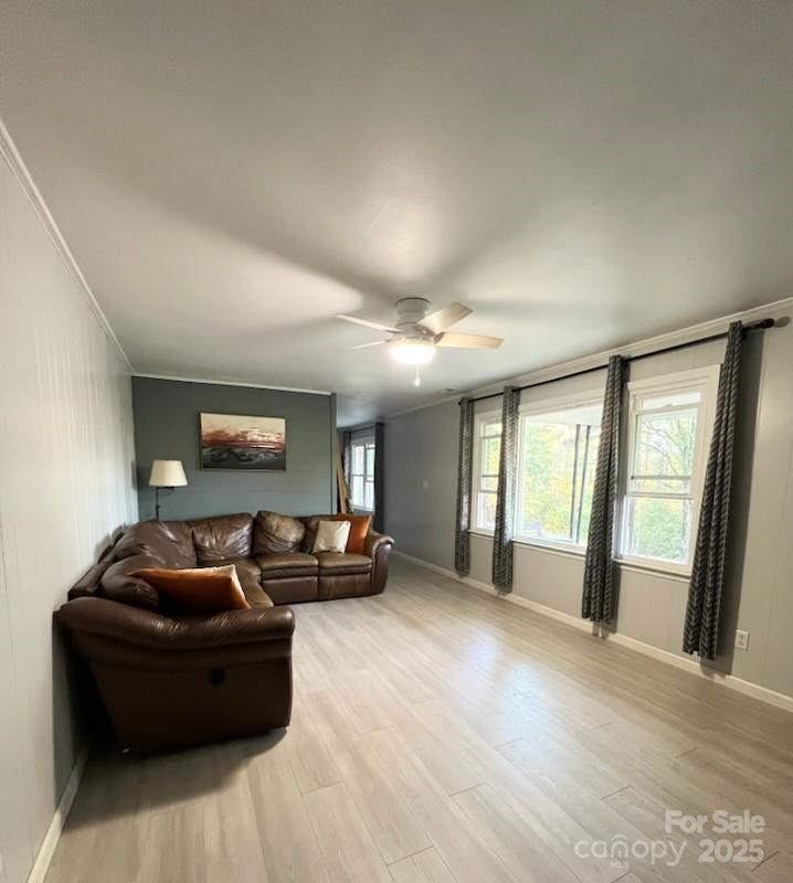 942 Hicks Chapel Loop