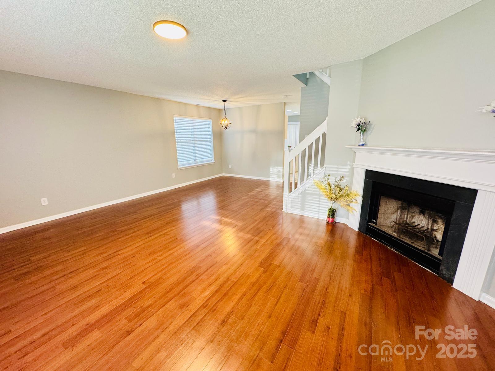 3129 Brockhampton Court