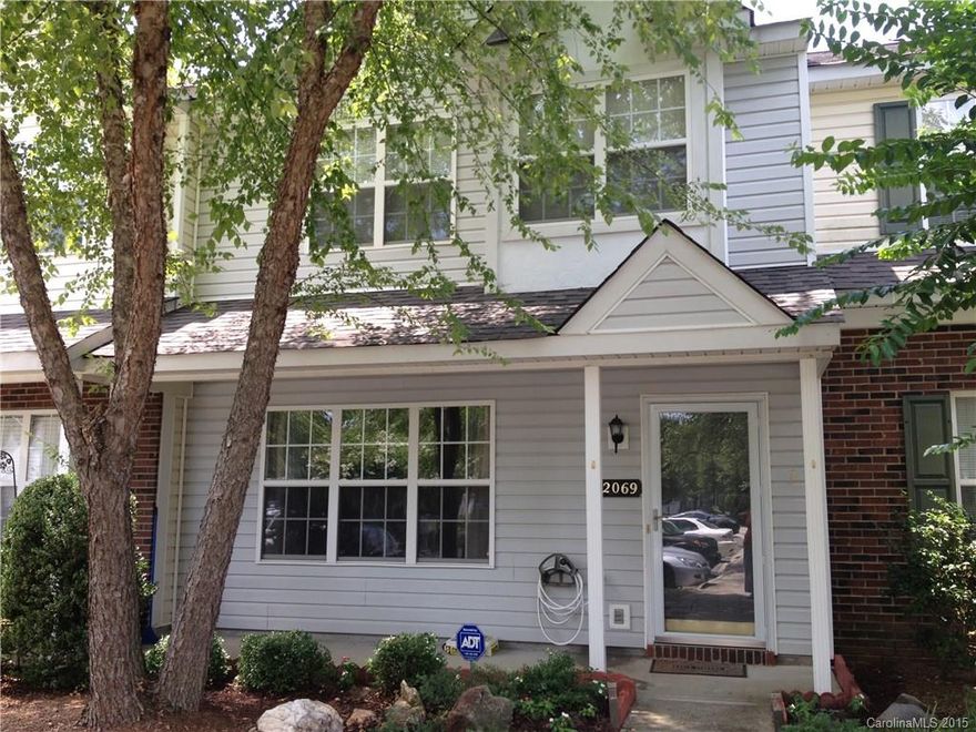 Great 3 bedroom condo in South Charlotte.  Will be available to view starting Dec 22.