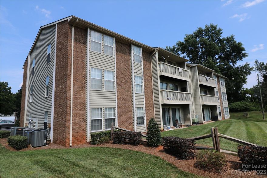 Nice recently remodeled condo on 2nd floor of building.  Close to UNCC and easy access to 85 / 485.  Unit is a corner unit away from the parking areas overlooking greenspace areas.  Two parking permits provided. Balcony overlooks greenspace.  Laundry machines provided!!  Walkthrough video available upon request.