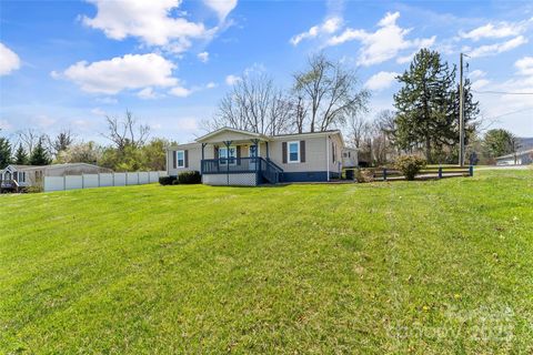 4 Saint Matthews Drive Candler NC 28715