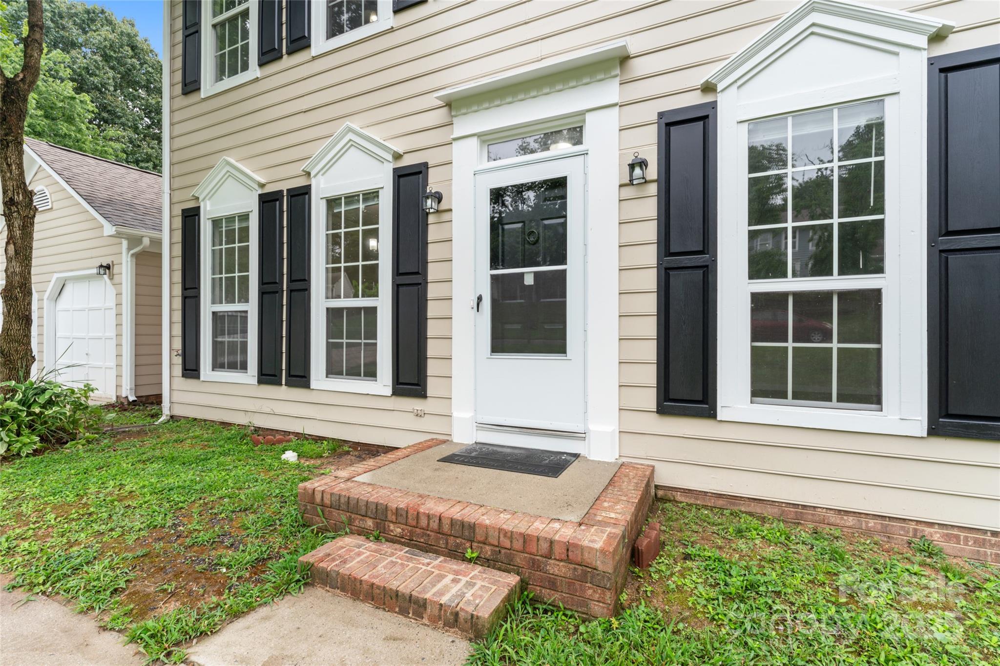 2813 Silkstream Lane