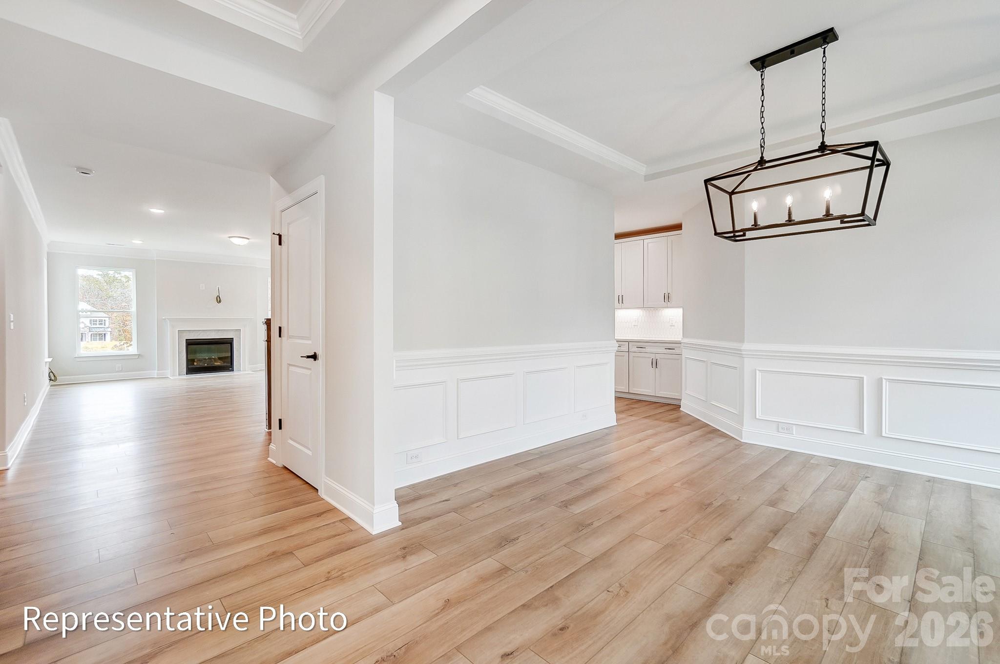 5062 McLaughlin Loop