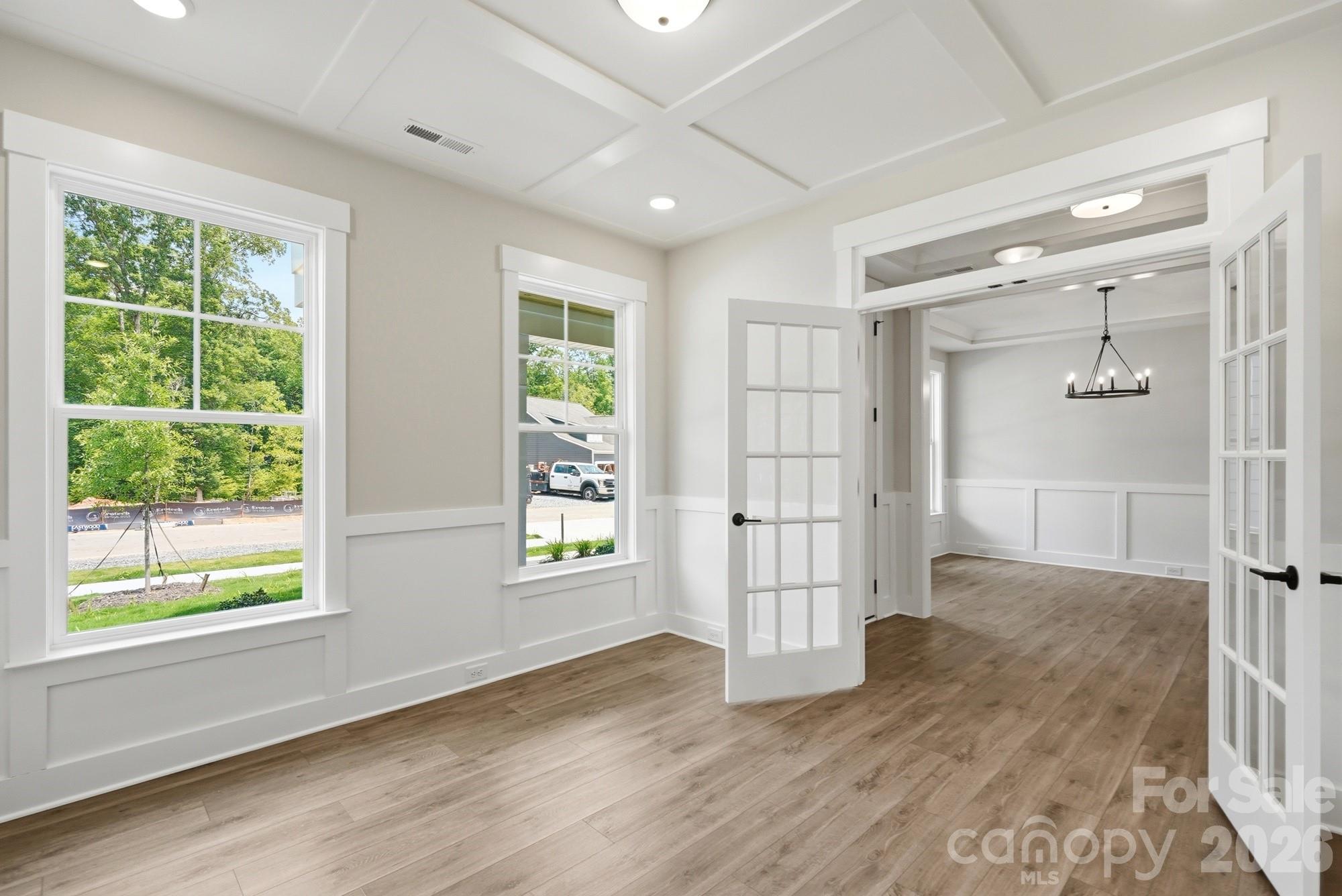 5062 McLaughlin Loop