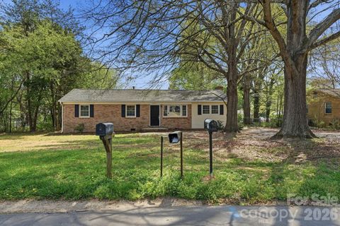 Photo of 2323 Maplewood Drive, Gastonia, NC 28052 (MLS # 4361919)