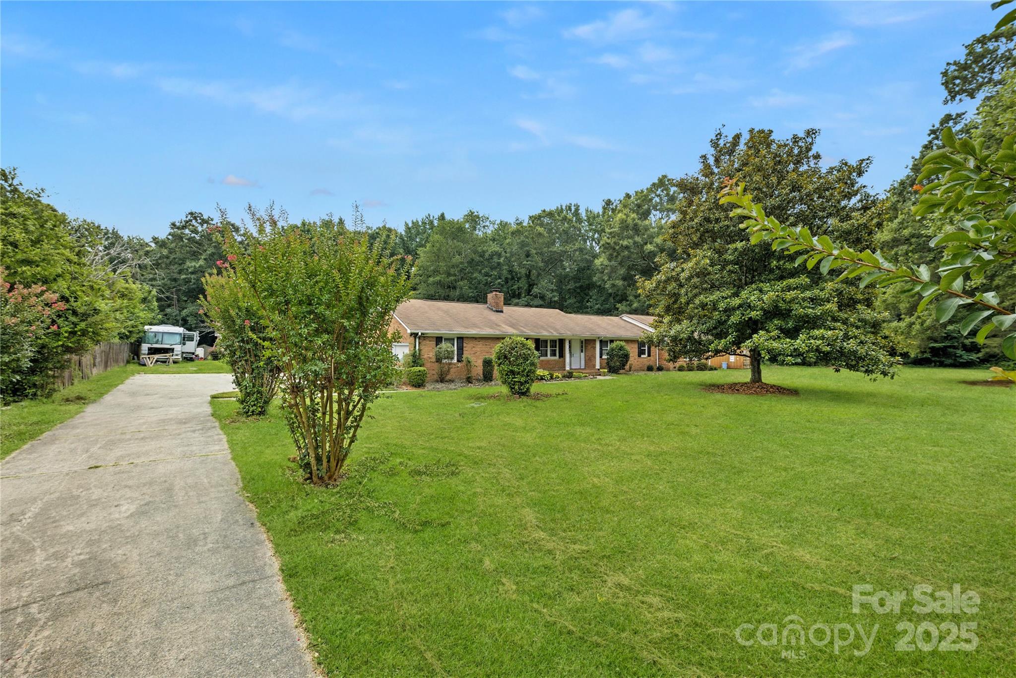 724 Catawba Circle N