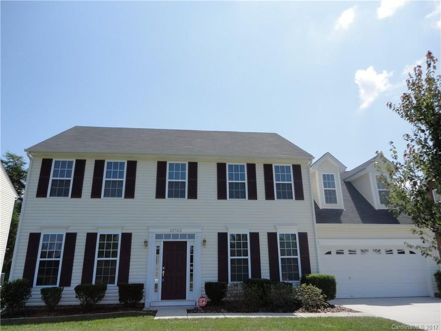 This spacious two story home has 4 bedrooms, 2.5 bathroom. It features an open floor plan and wood flooring. The kitchen has a pantry and all appliances. The master suite has a walk in closet and the master bath has dual sinks, an oversized tub with separate shower.  This home is move in ready