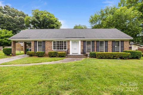 5918 Barrington Drive Charlotte NC 28215