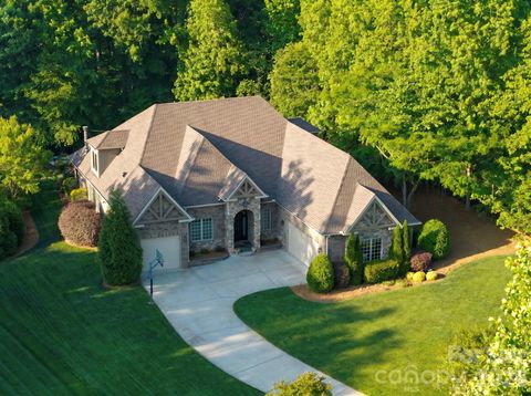 Photo of 1206 Delaney Drive, Matthews, NC 28104 (MLS # 4376491)
