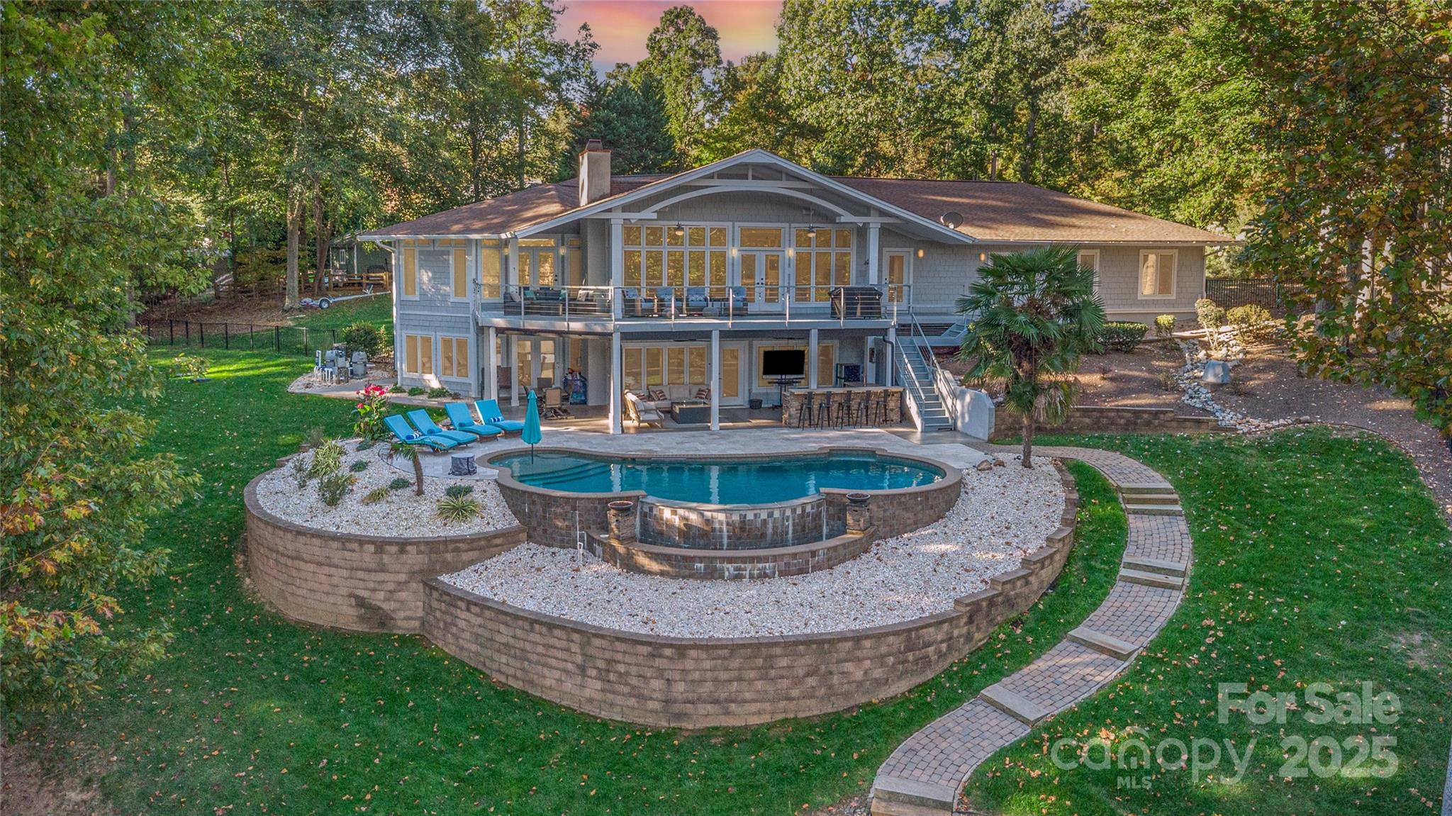 136 Lakeview Shores Loop