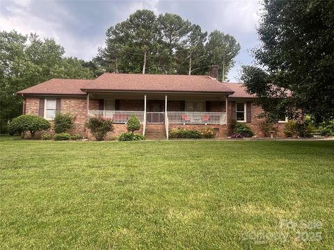 2209 Cardinal Loop Stanley NC 28164