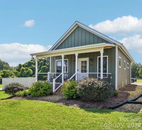 Photo of 24 Cottage Court, Granite Falls, NC 28630 (MLS # 4417801)