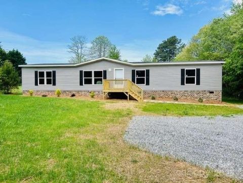 Photo of 3144 Rickwood Drive, Newton, NC 28658 (MLS # 4309142)