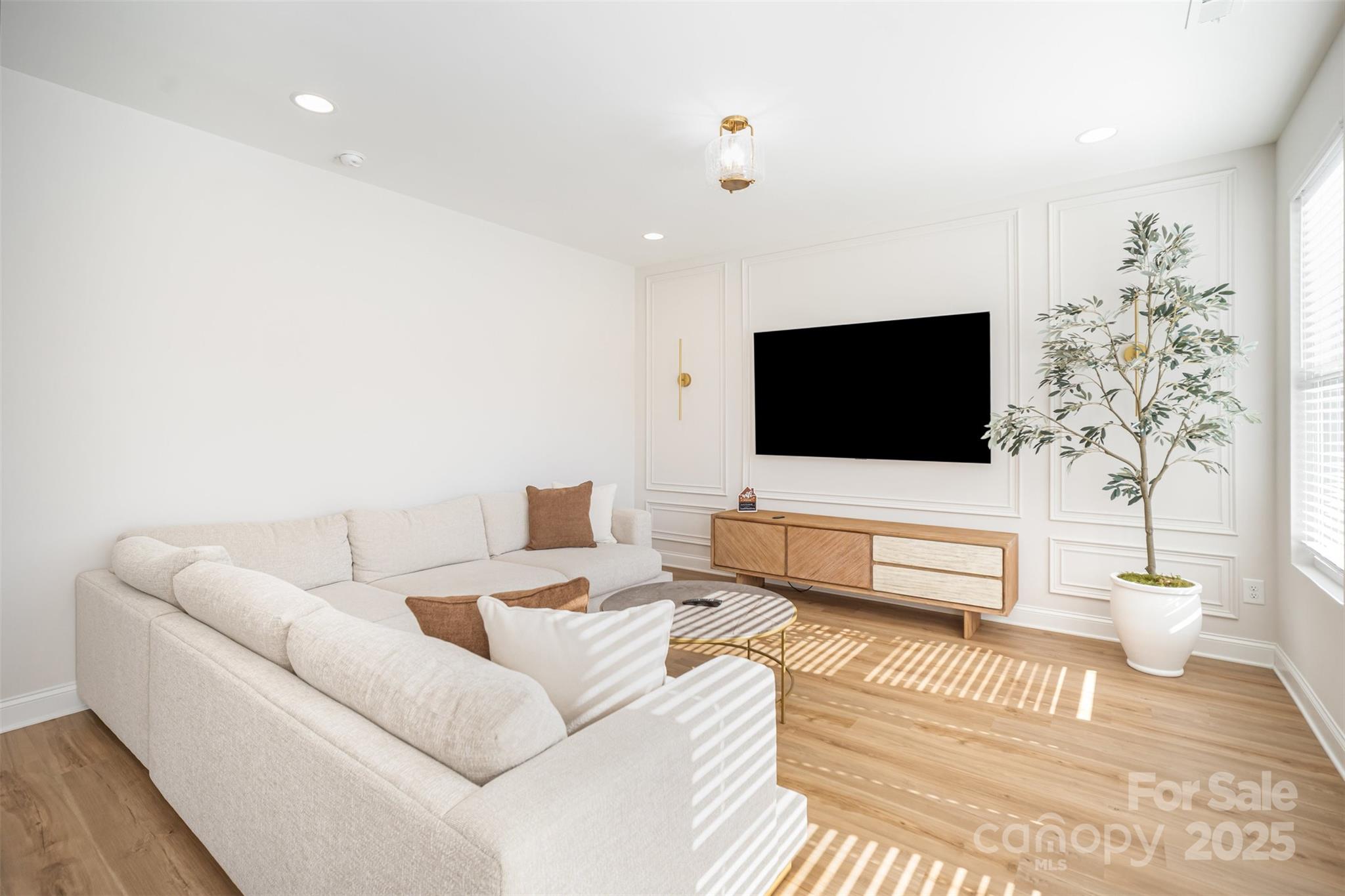 320 Lawrence Gray Road