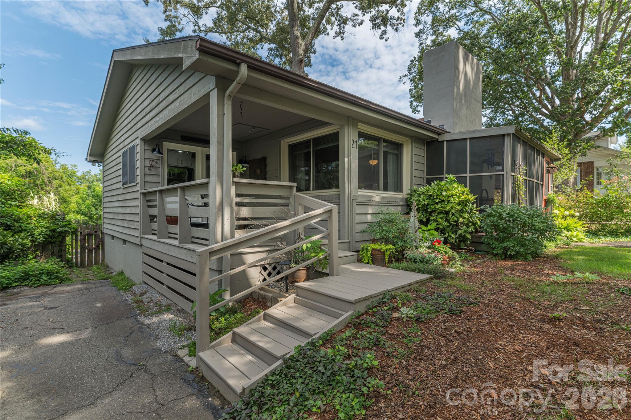 21 Lincoln Avenue