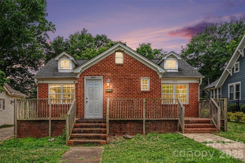 Photo of 2518 E 7th Street, Charlotte, NC 28204 (MLS # 4396416)