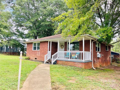 115 Hill Street Forest City NC 28043