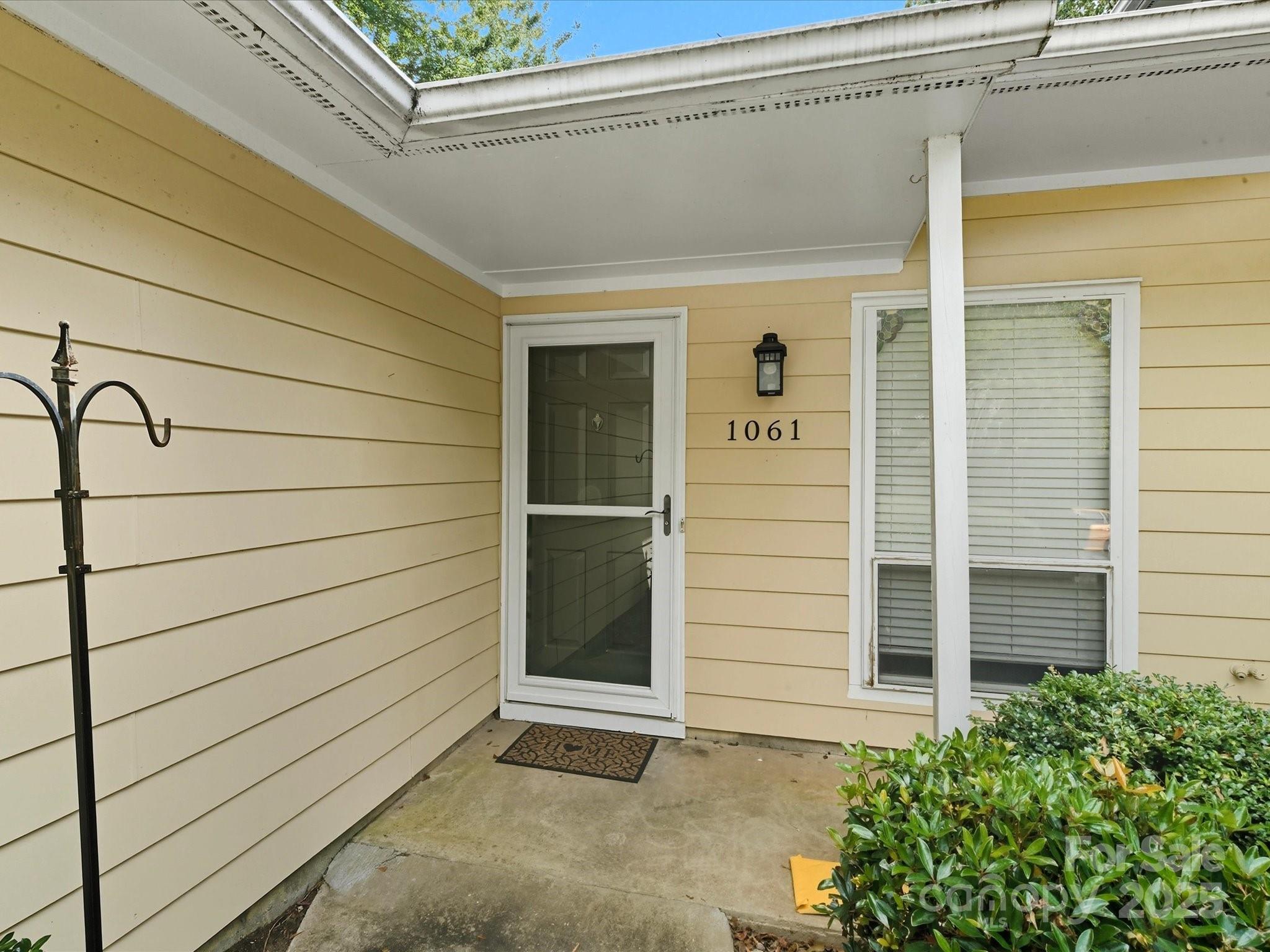 1061 Sardis Cove Drive