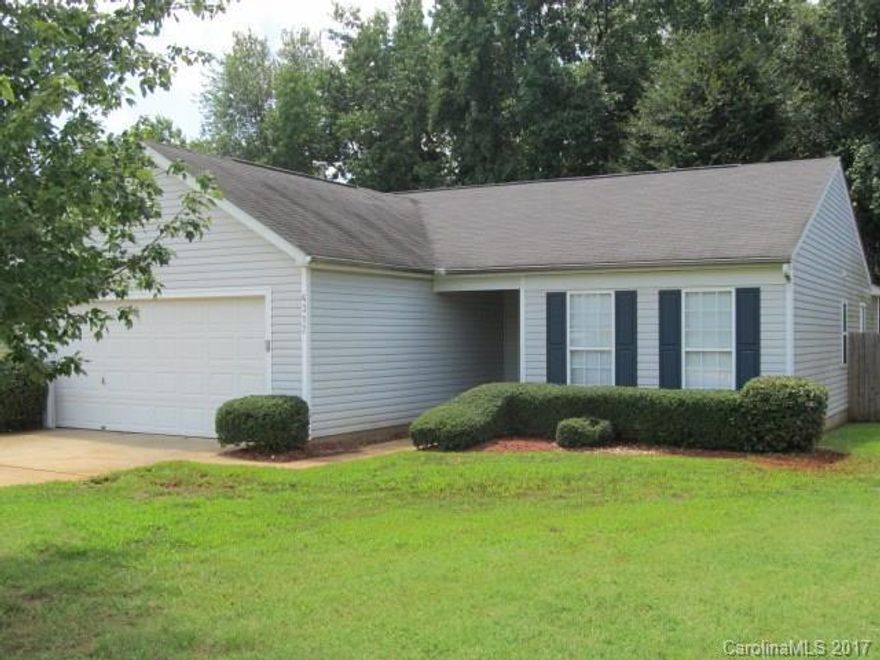 Three bedroom single story with two car garage with and large fenced yard. Small pets accepted. Located near I-485 in NW Charlotte. Community pool. 

The home has a washer and dryer, but landlord does will not warranty or replace these appliances.