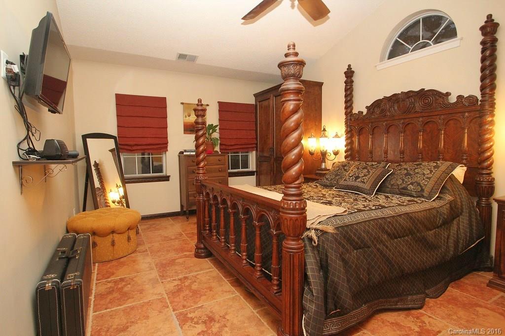 Wiltshire Manor - Residential