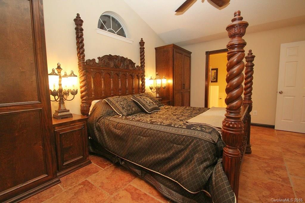 Wiltshire Manor - Residential