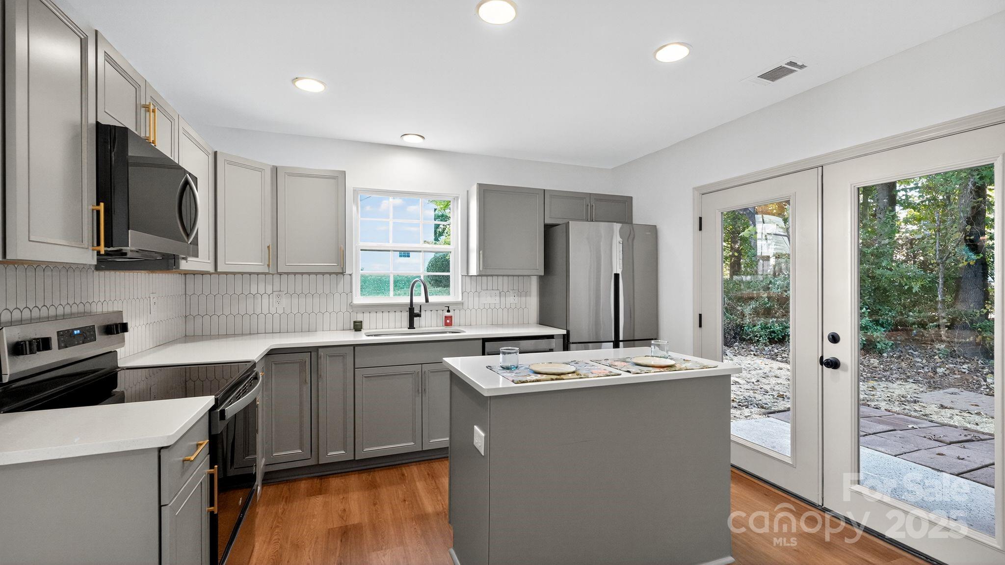 Huntington Ridge - Residential