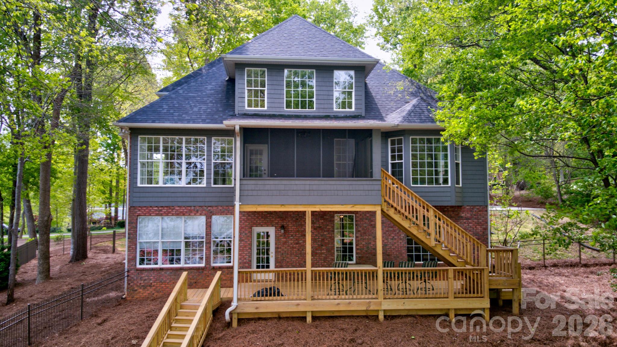 Pinnacle Shores - Residential