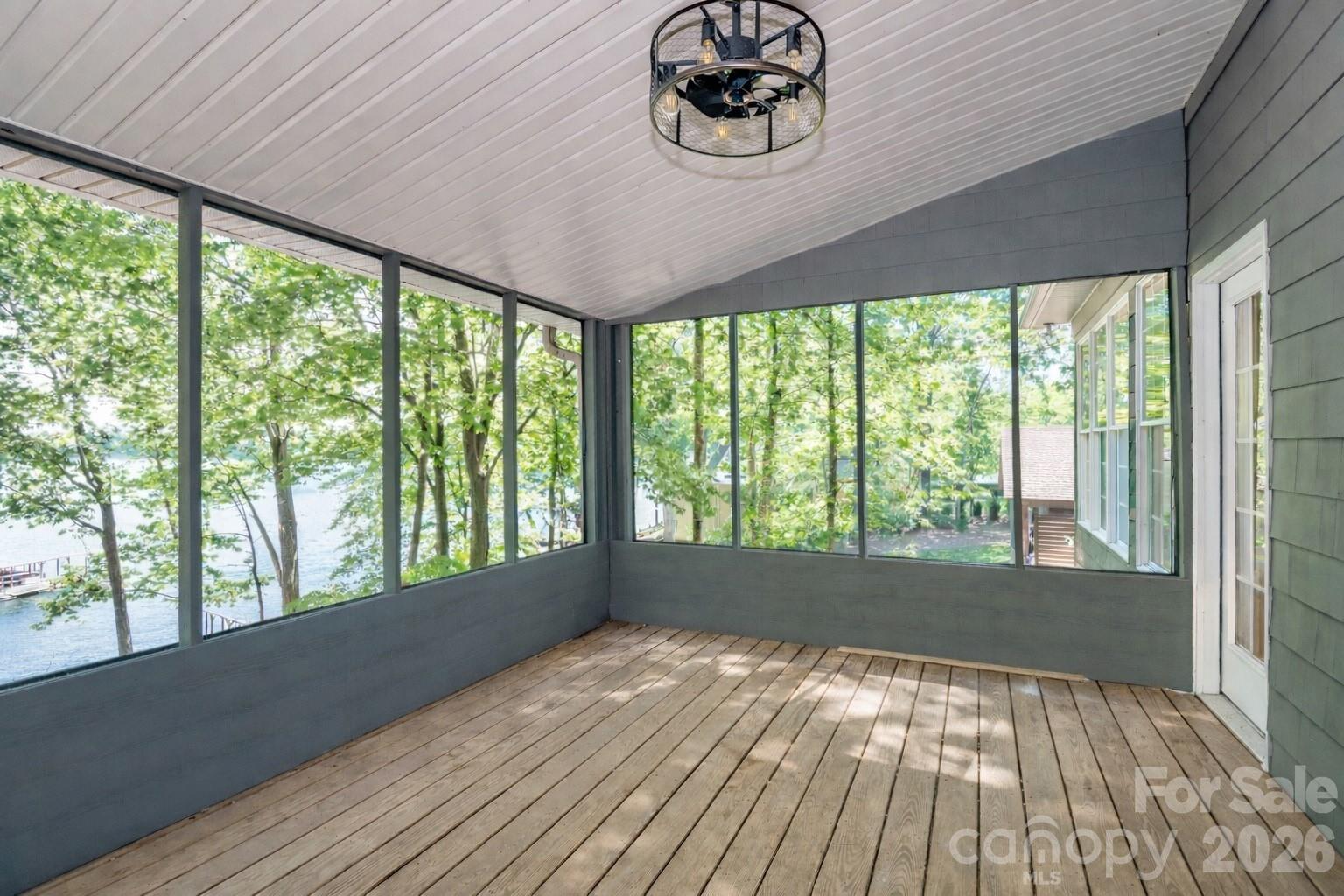 Pinnacle Shores - Residential