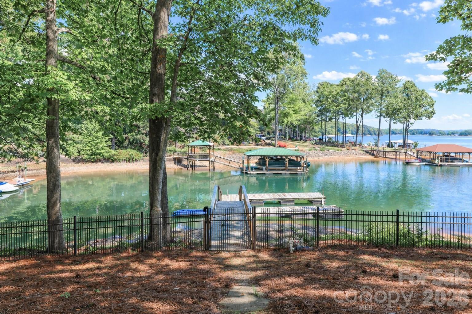 Pinnacle Shores - Residential