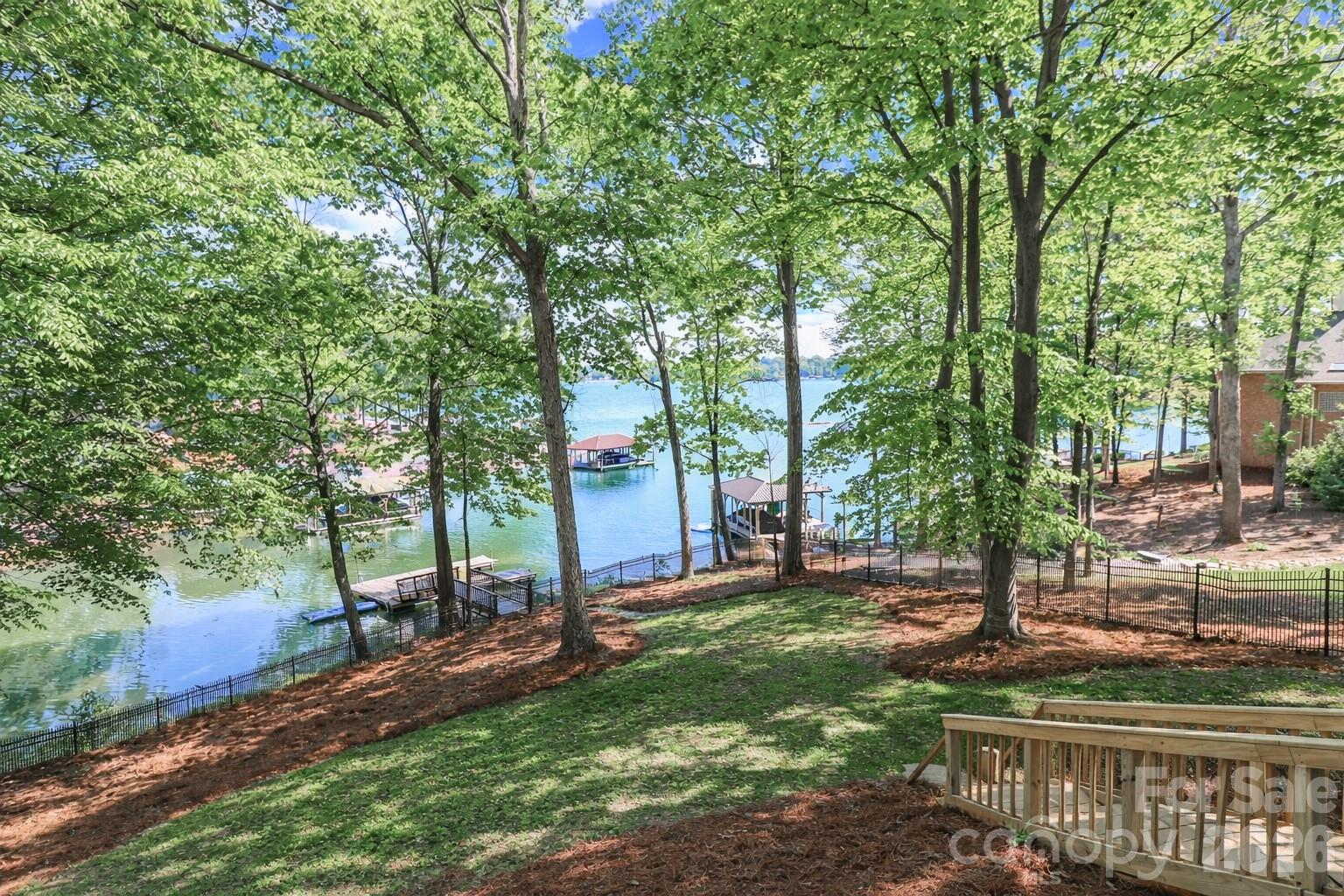 Pinnacle Shores - Residential