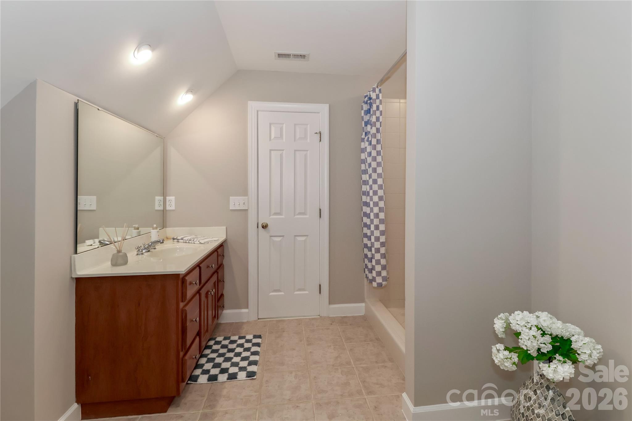 Pinnacle Shores - Residential