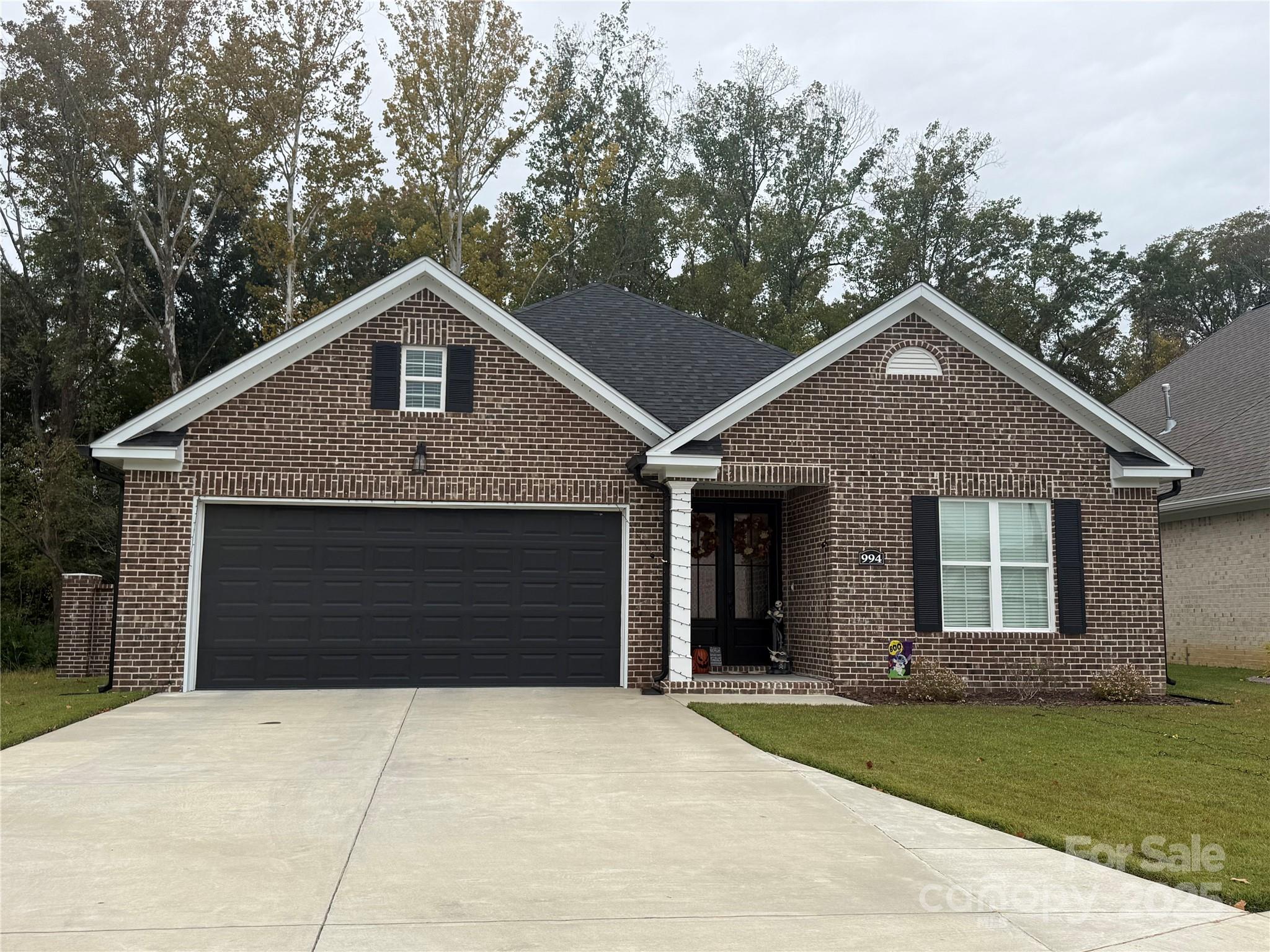 994 Cedar Crest Lane