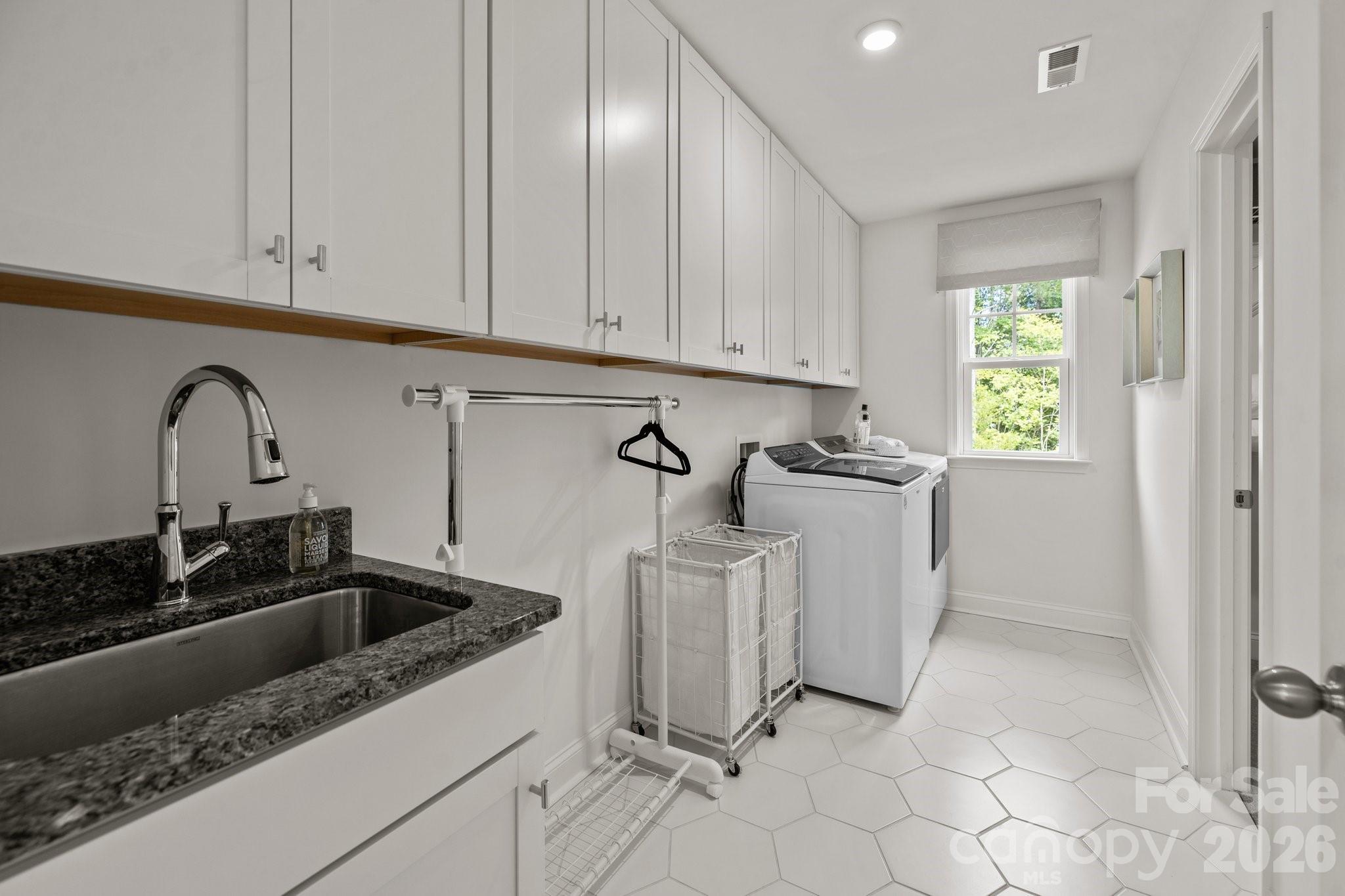 Lakeside Glen - Residential